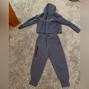 Women’s Navy Nike Tech